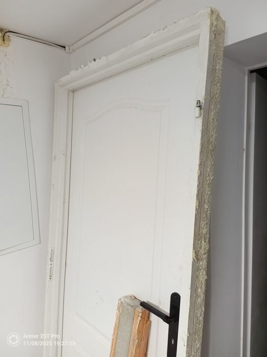 Drzwi 80 z ościeżnicą i nadprożem