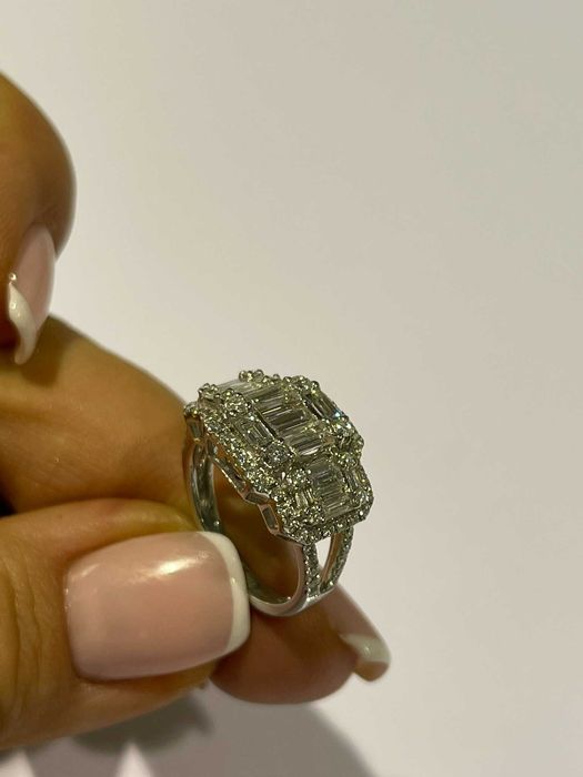 Pierścionek z diamentami naturalnymi Infinity bagiety 1.90 CT