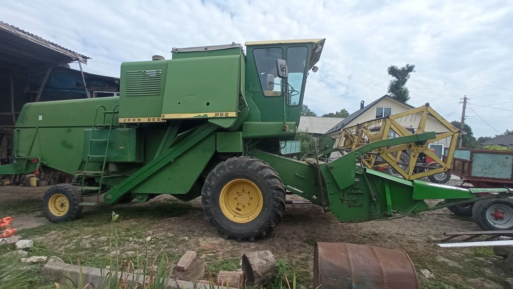 Продам JOHN DEERE 952