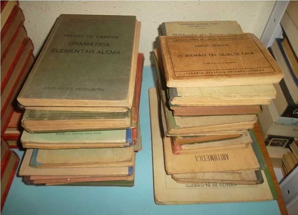 Conjunto de 26 manuais escolares desde 1903