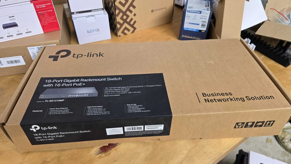 Switch PoE TP-Link TL-SG1218MP | 16x PoE+ | Rack | Jak nowy