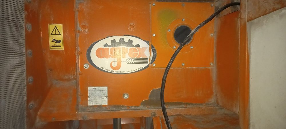 Продам зерносушилку сушку