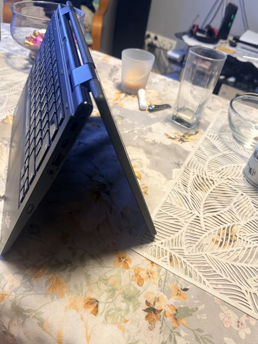 Lenowo yoga 11e resetuje sie