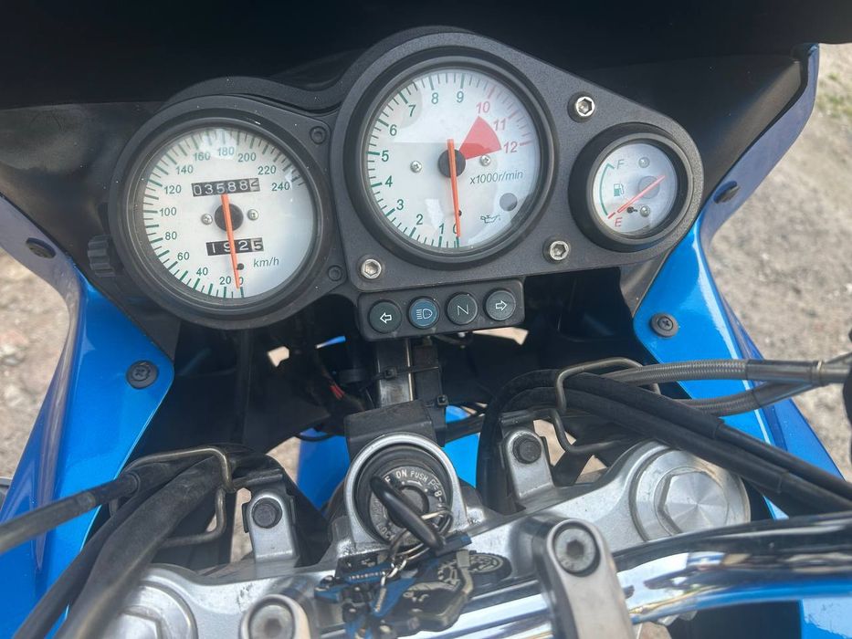 Kawasaki ZR-7S 750сс