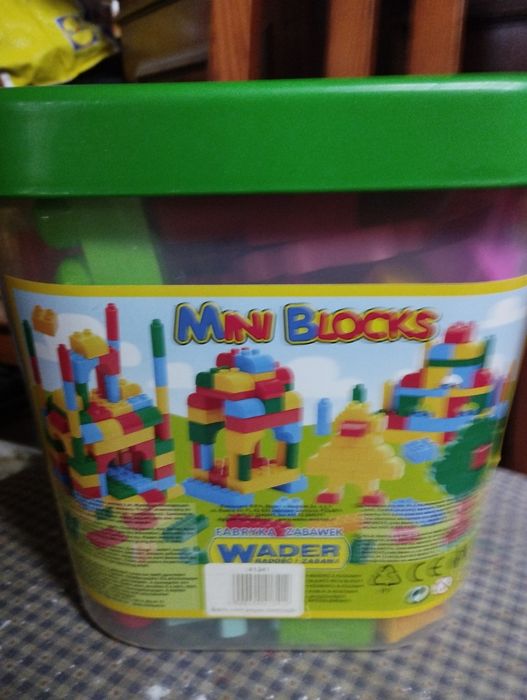 Construction Block Box439053608309893120