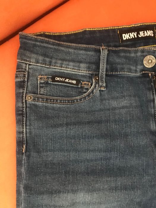 Джинсы женские DKNY
