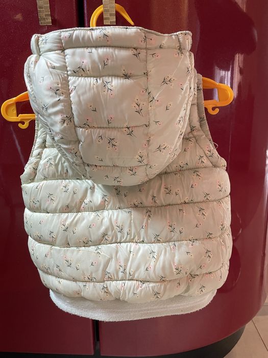 Безрукавка на девочку