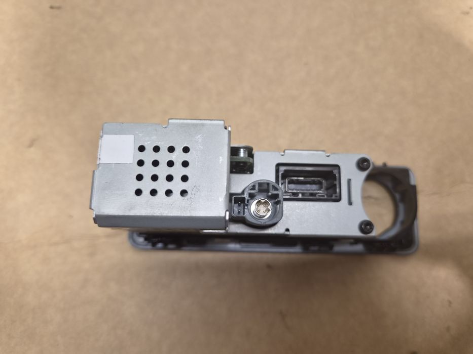 Port USB Czytnik kart SD Range Rover  JPLA-19E110-BB