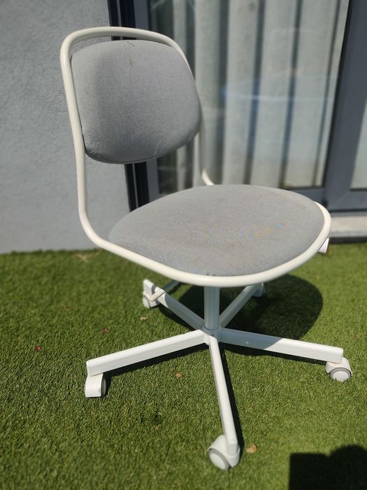 Cadeira escritório giratória ÖRFJÄLL
Cadeira giratória