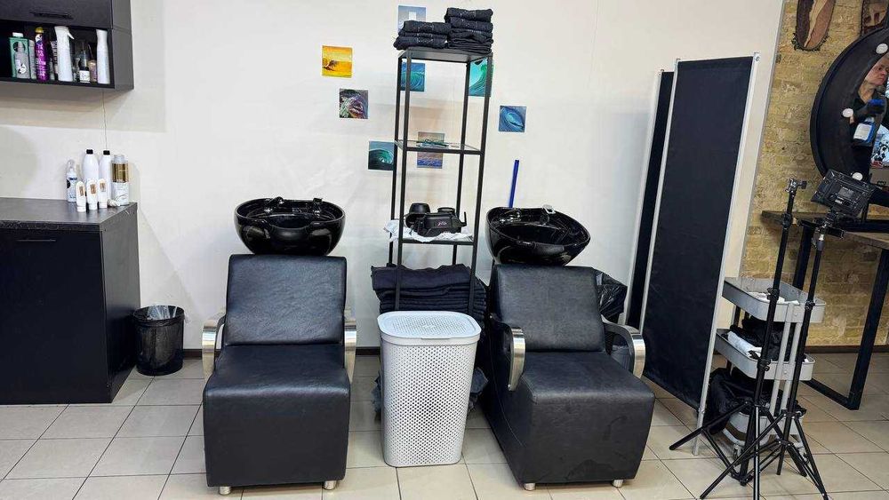 Продам диван IKEA, крісла, камери схову (локери)