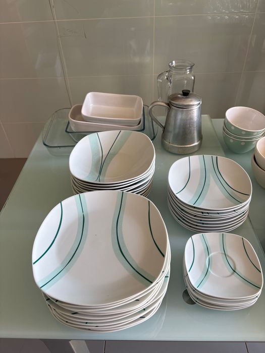 * reservado* conjunto 25€, panelas, frigideiras, pratos, taças, copos