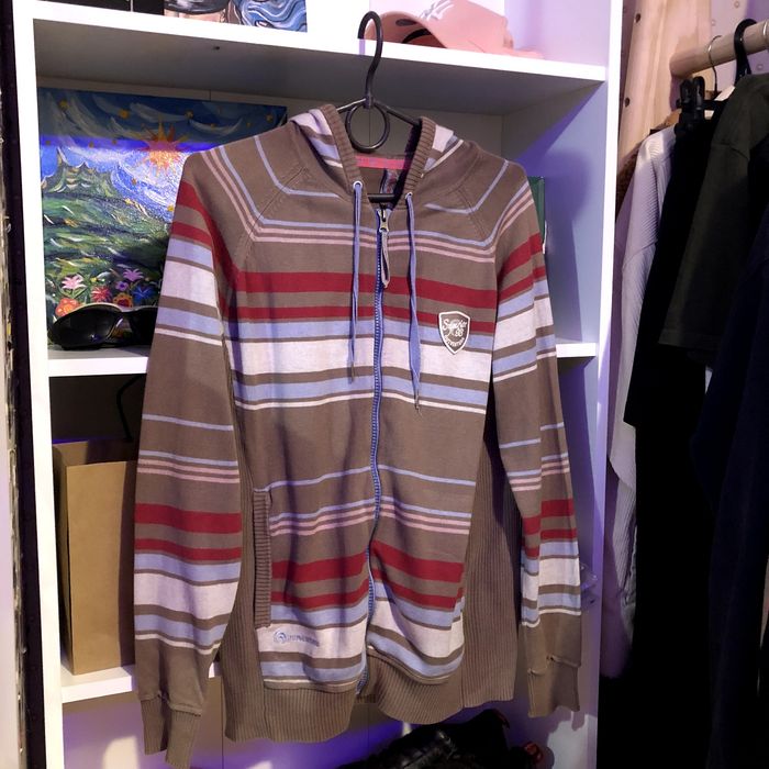 Спортивная кофта