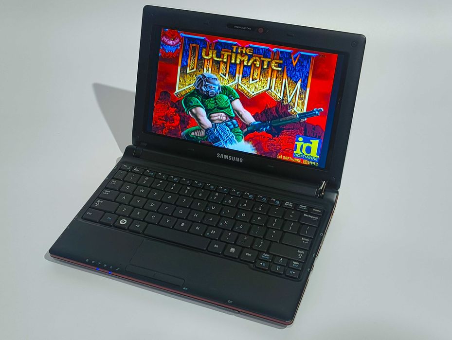 RETRO konsolka | Netbook | 10,1 cala | Samsung | SSD | Windows | bateria 4h | komplet