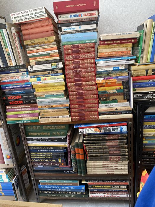 Livros antigos de varios géneros e autores portugueses e estrangeiros