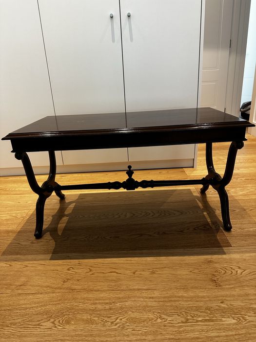 Mesa de centro de nogueira restaurada