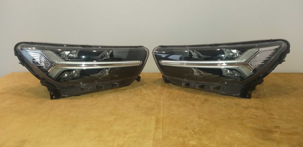 Lampy przednie Volvo xc40 full mid led