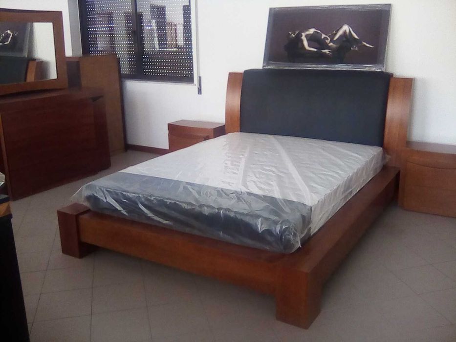 Venda de Mobiliário de Exposição