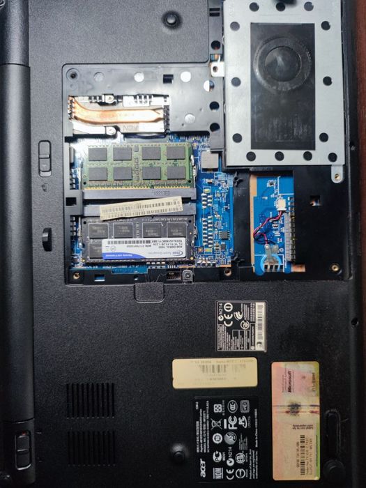 Два ноутбука Acer Aspire 4810T и Asus Z99H под ремонт.