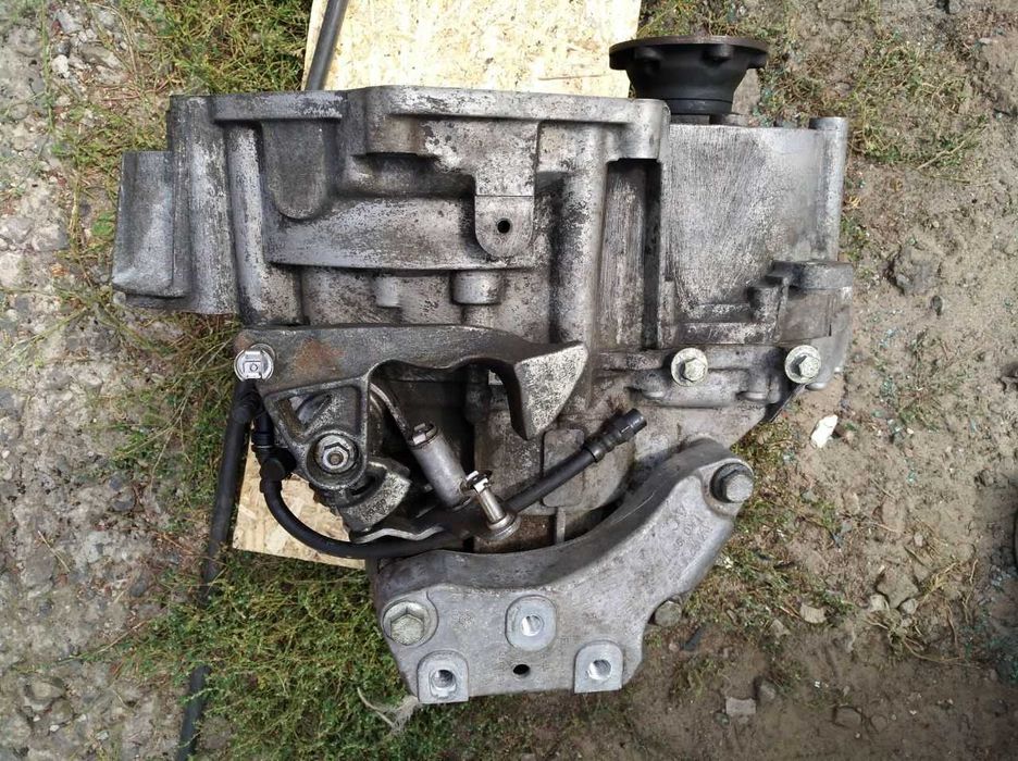 Продам коробку передач Гольф 5 2005 року