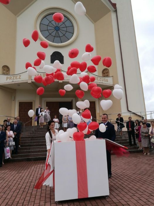 Pudło z balonami, balony z helem, super prezent, wesele
