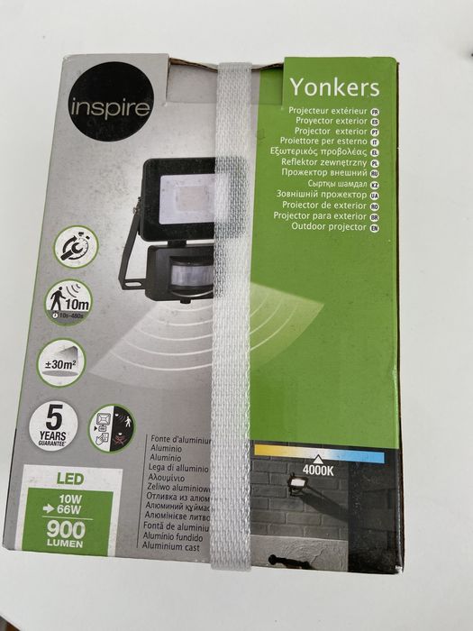 Projector exterior com sensor