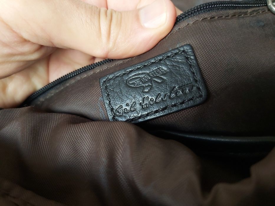 Mala / Carteira preta, em couro