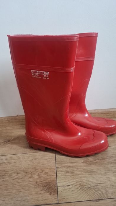 Sprzedam nowe kalosze robocze