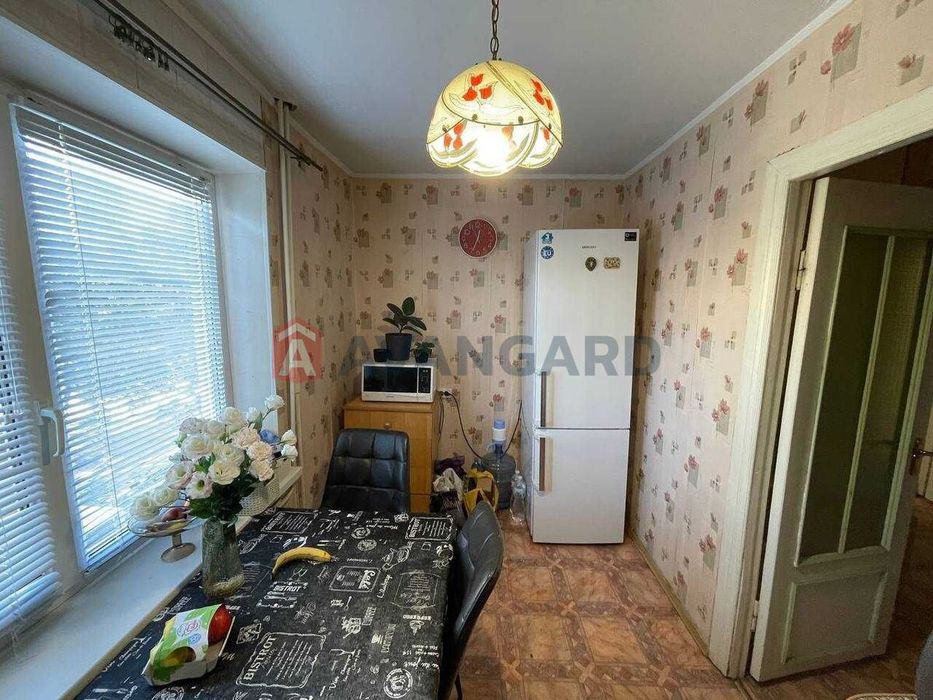 Продаеться 1-кім квартира. Бородинський