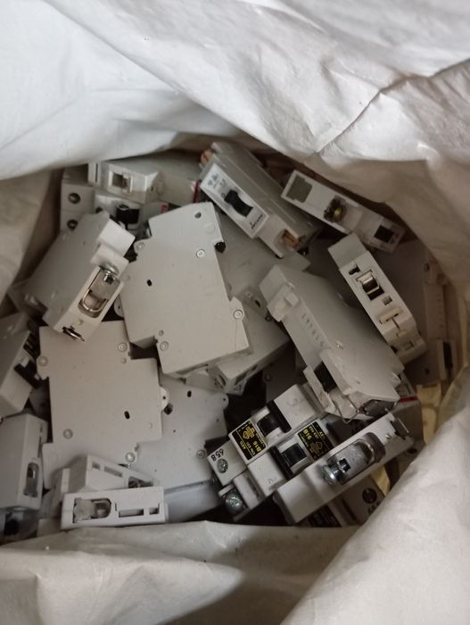 Продам автоматичні перемикачі з Європи на 16а