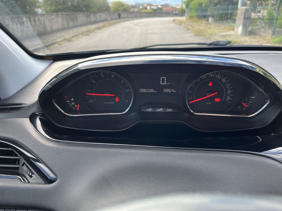 Pegeot 208 1.2 Gasolina 2014