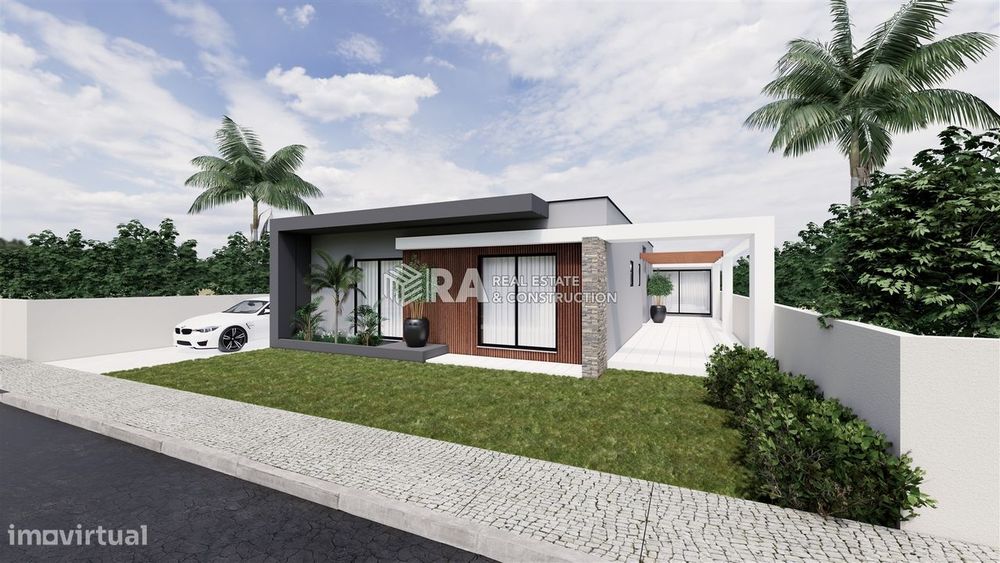Detached T4 House for Sale in Fernão Ferro, Seixal