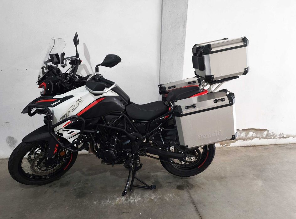 Moto Benelli 702x