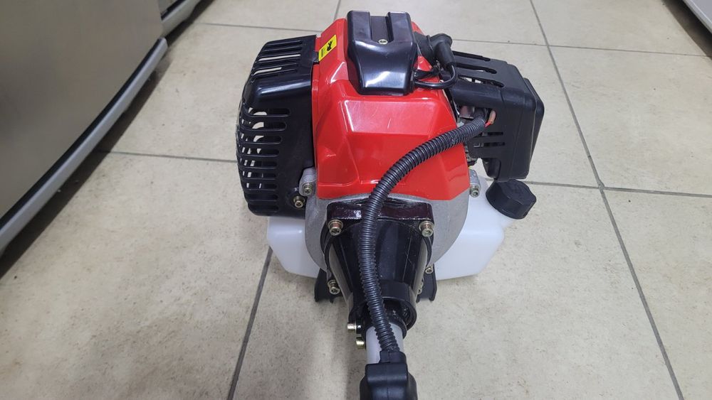 Снігоприбиральна підмітальна машина / мотощітка