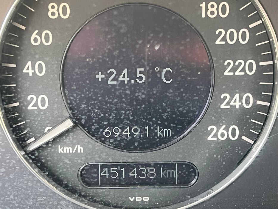 Mercedes W211 E270