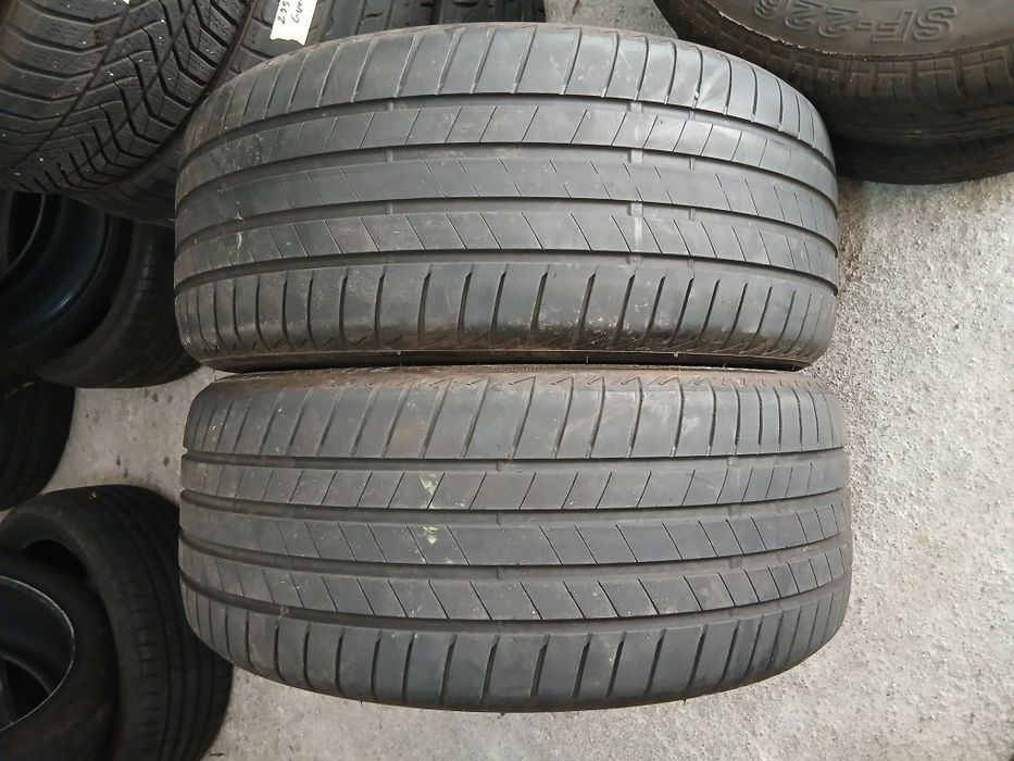 2 Pneus 235/40R19 Bridgestone