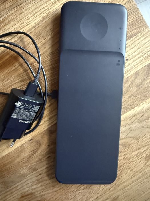Samsung Wireless Charger Trio — бездротова зарядна станція