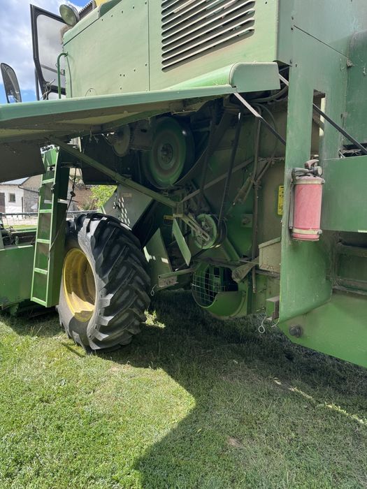 Kombajn John Deere 1042 z sieczkarnia