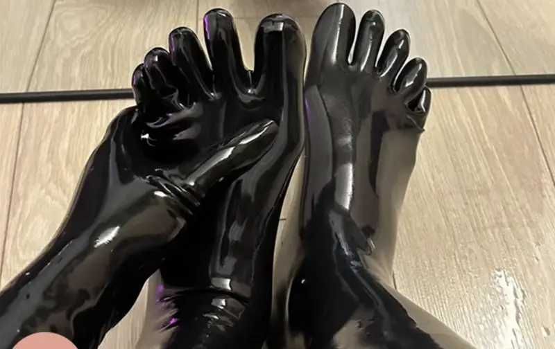 Skarpetki Lateksowe latex czarne osobno palce krótkie Roz: L