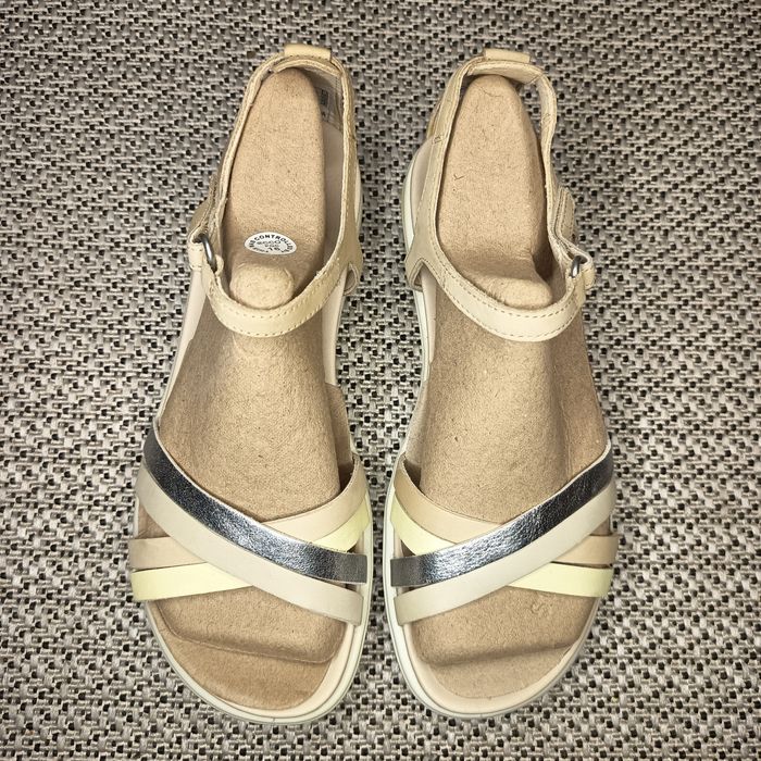 Жіночі вишукані шкіряні босоніжки Ecco Simpil Sandal