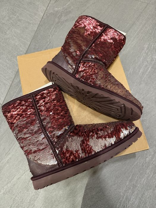 Уггі жіночі бордового кольору в пайєтку
