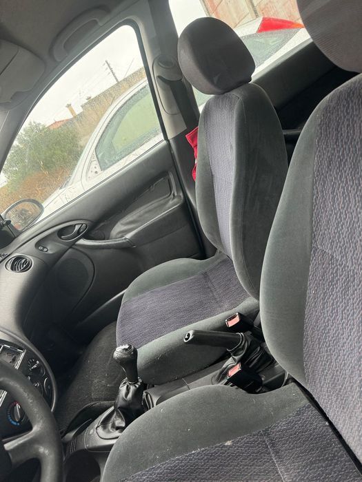 Ford Focus 1.4 gasolina de 1999 para peças