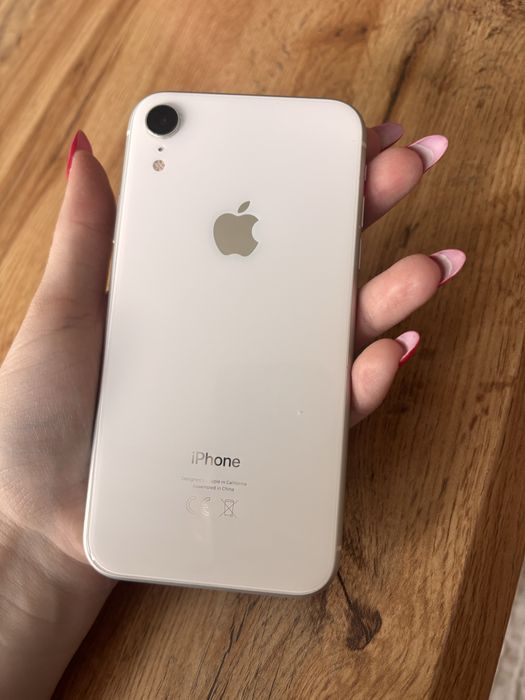 I Phone XR 64GB.