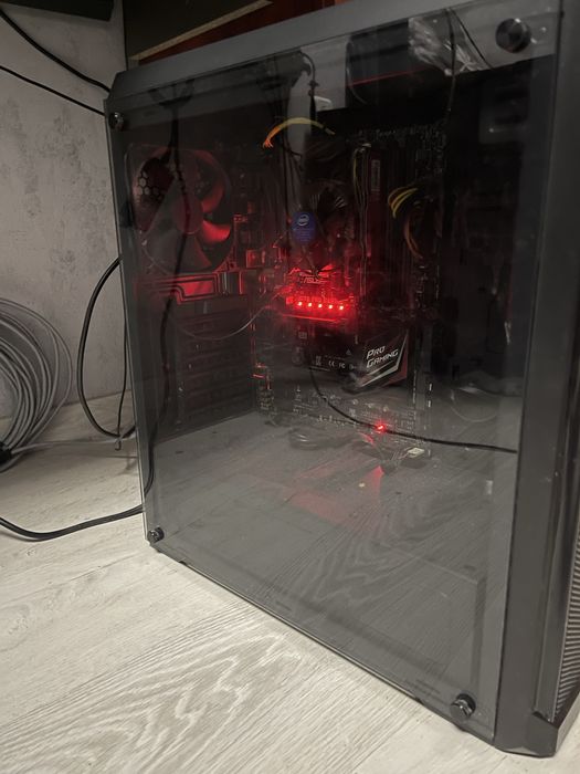 Компьютер (Монітор та системний блок)