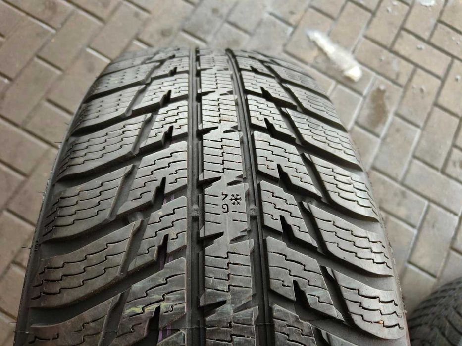 235/60 107V R18 NOKIAN WR SUV3 7mm 2018r TANIO Zimowe Opony 2szt