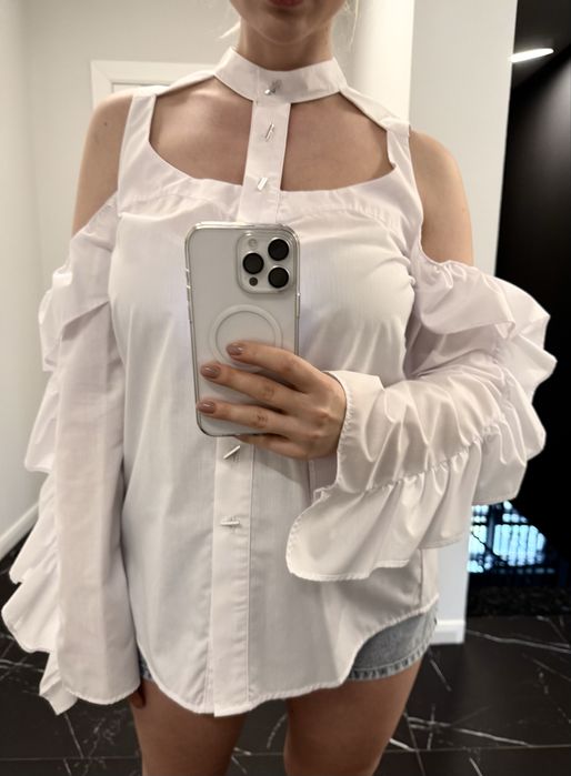 Дизайнерська біла сорочка незвичайного крою