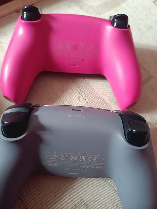 2 comandos PS5 como novos