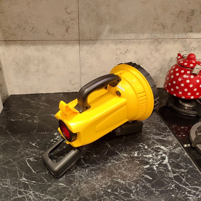 Фонарик потужний