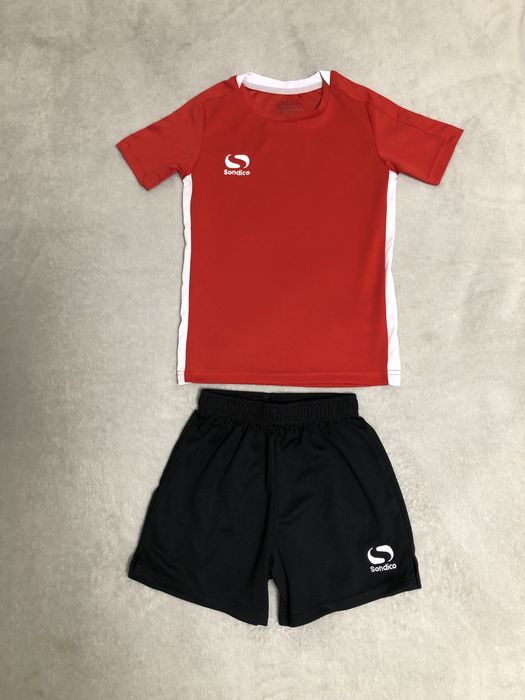 Шорти, футболка Sandico 5-6 років.