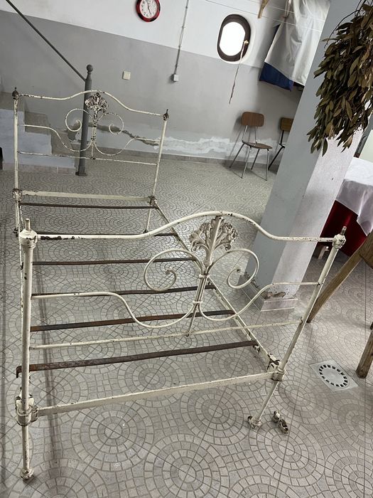 Camas de ferro antigas