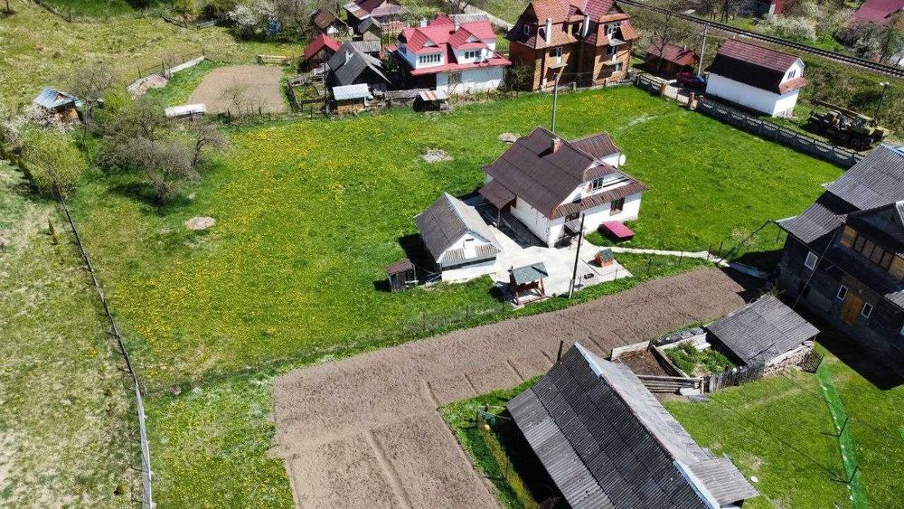 Продаж будинку . Площа 80 м.кв. Ділянка 10 с. Комунікації. Генератор